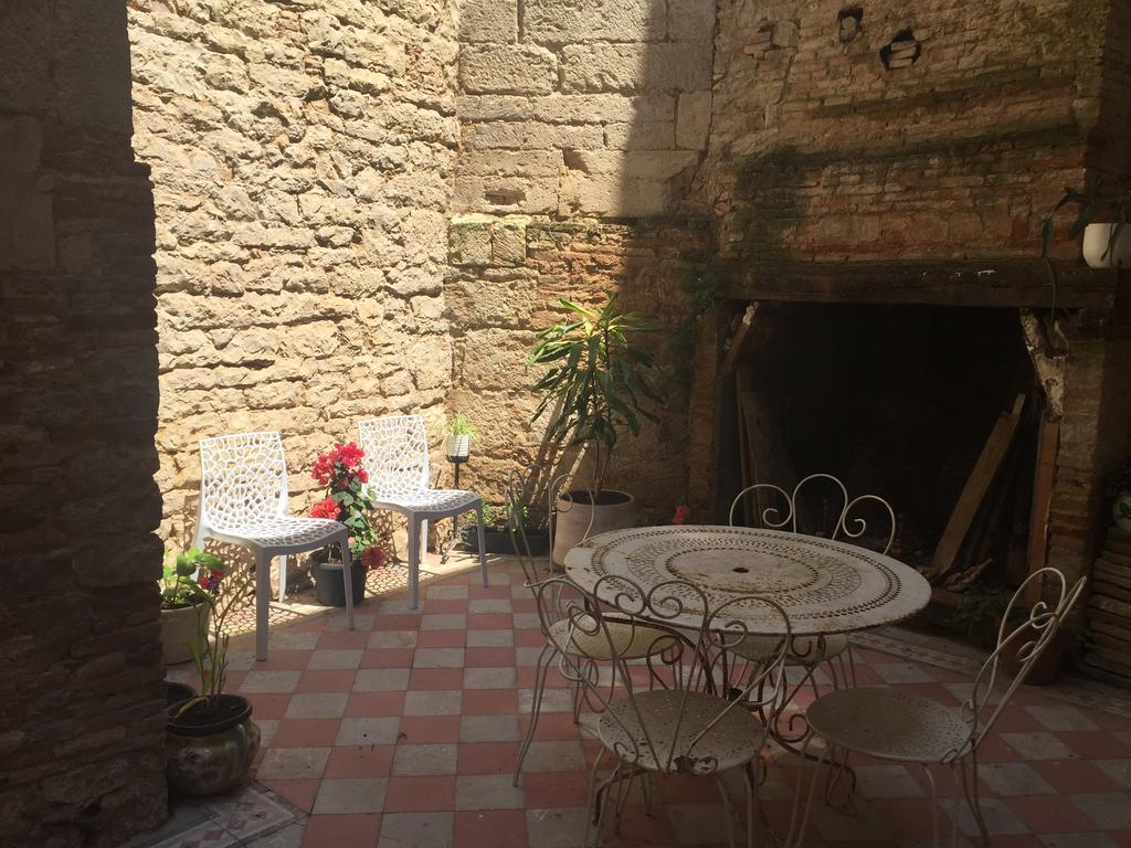 B&B Le Chat Qui Dort Montricoux Kültér fotó