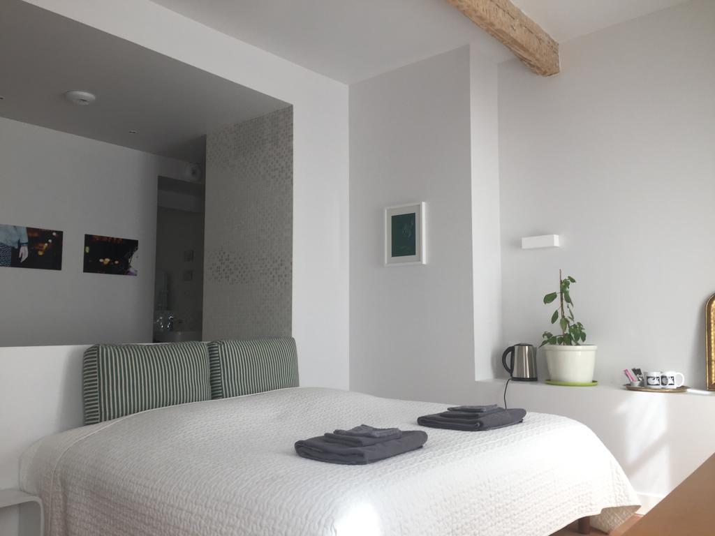 B&B Le Chat Qui Dort Montricoux Kültér fotó